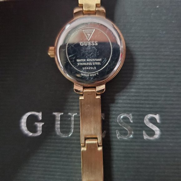 Woman\'s Rose Gold Guess Watch